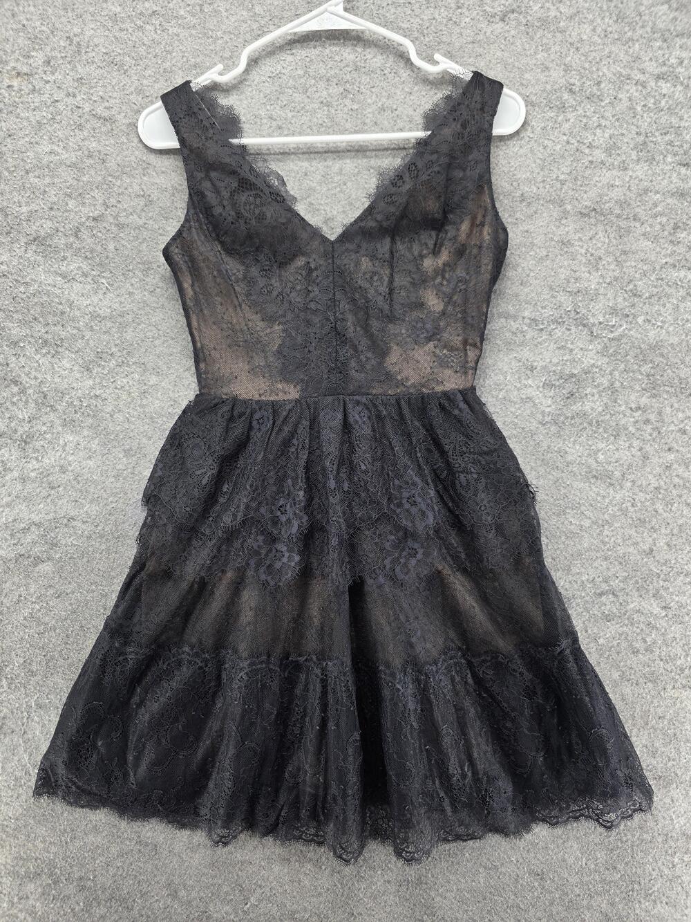 BCBGMAXAZRIA Dress Womens XS Black Fit & Flare Mini V-Neck Lace Tiered Lined
